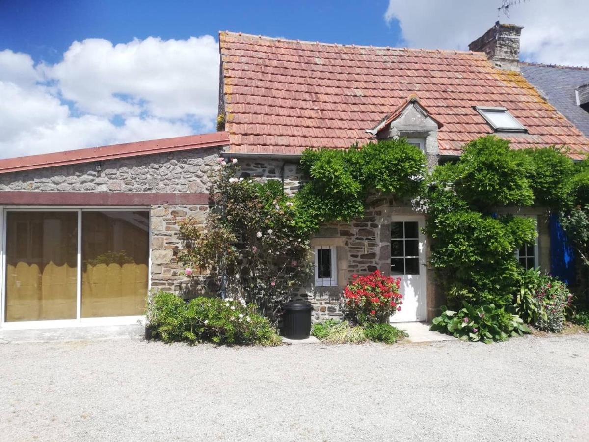Maison Normande Proche De La Mer Et Des Lieux Touristiques Quettehou Exterior photo